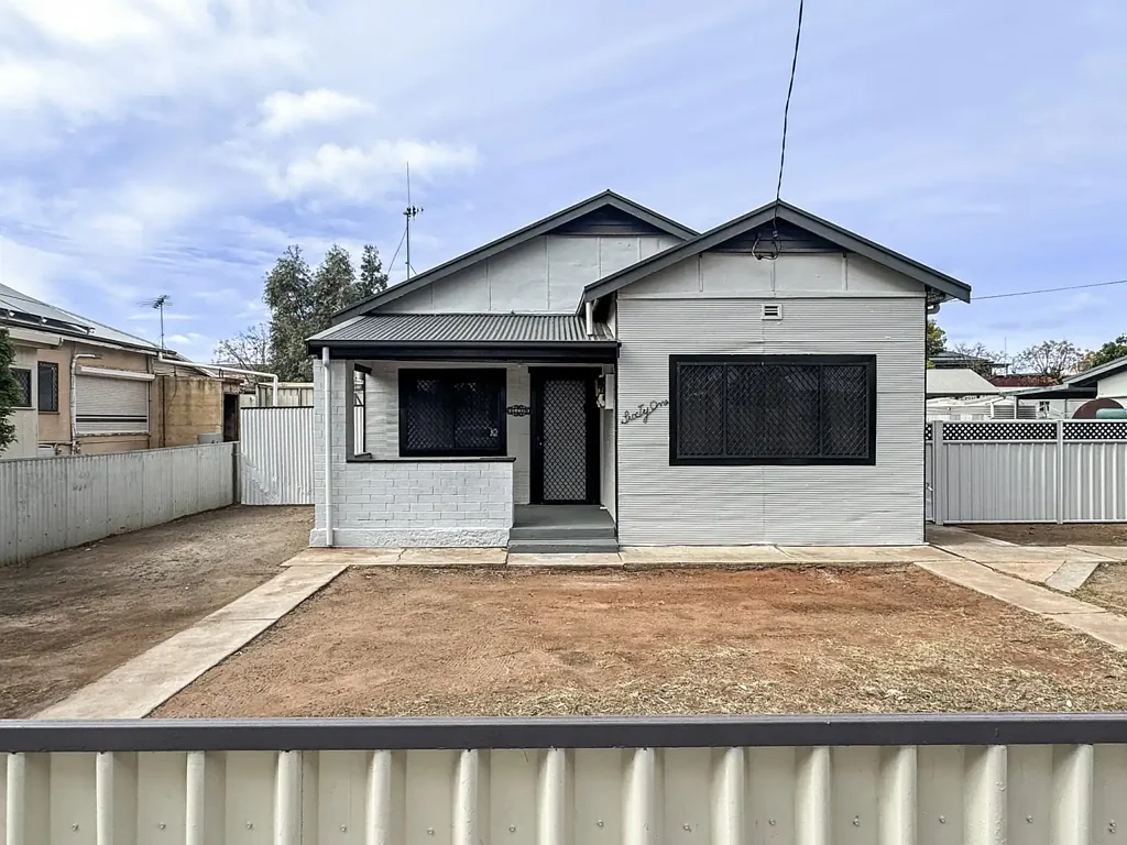 Broken Hill 3Kwarto Updated Home - Move In Ready!