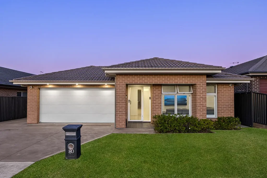 Modern Family Home In The Heart Of Edmondson Park!