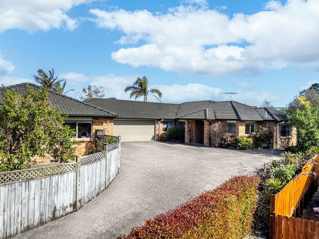 19 Ballymore Drive, Pinehill, North Shore City, Auckland
