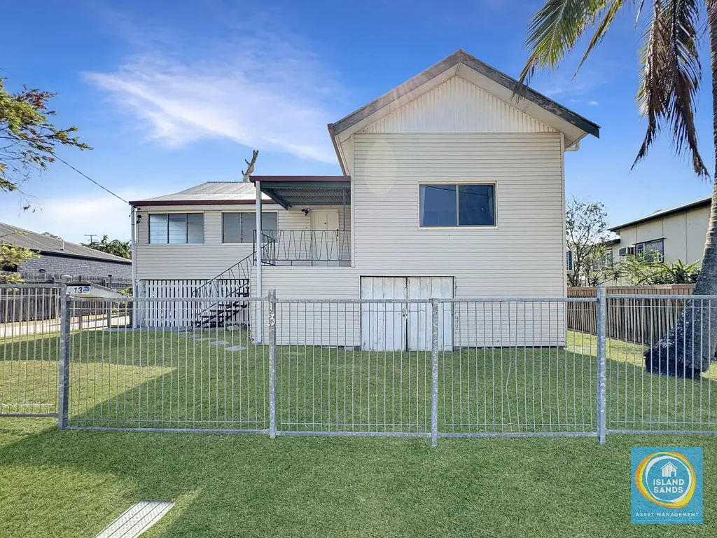 AIR CONDITIONED HIGH SET QUEENSLANDER!
