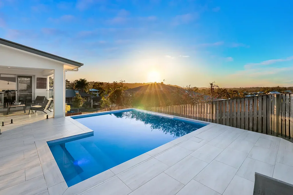 Upper Coomera 4 Slaapkamer Elevated Luxury. Expansive Views. Effortless Family Living.
