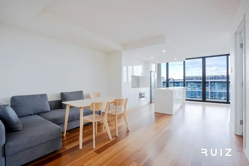 Fully Furnished 2-Bedroom Apartment Opposite the City Centre with Stunning Mountain Views