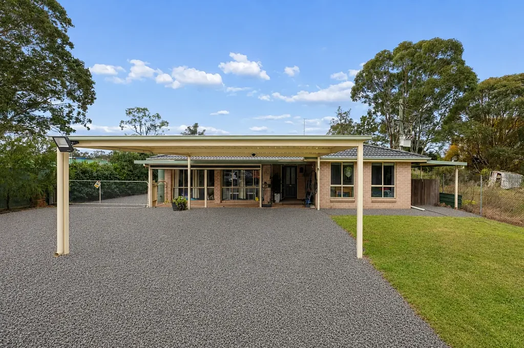 Berkshire Park 4 Slaapkamer Contemporary Family Living in a Peaceful Semi-Rural Setting