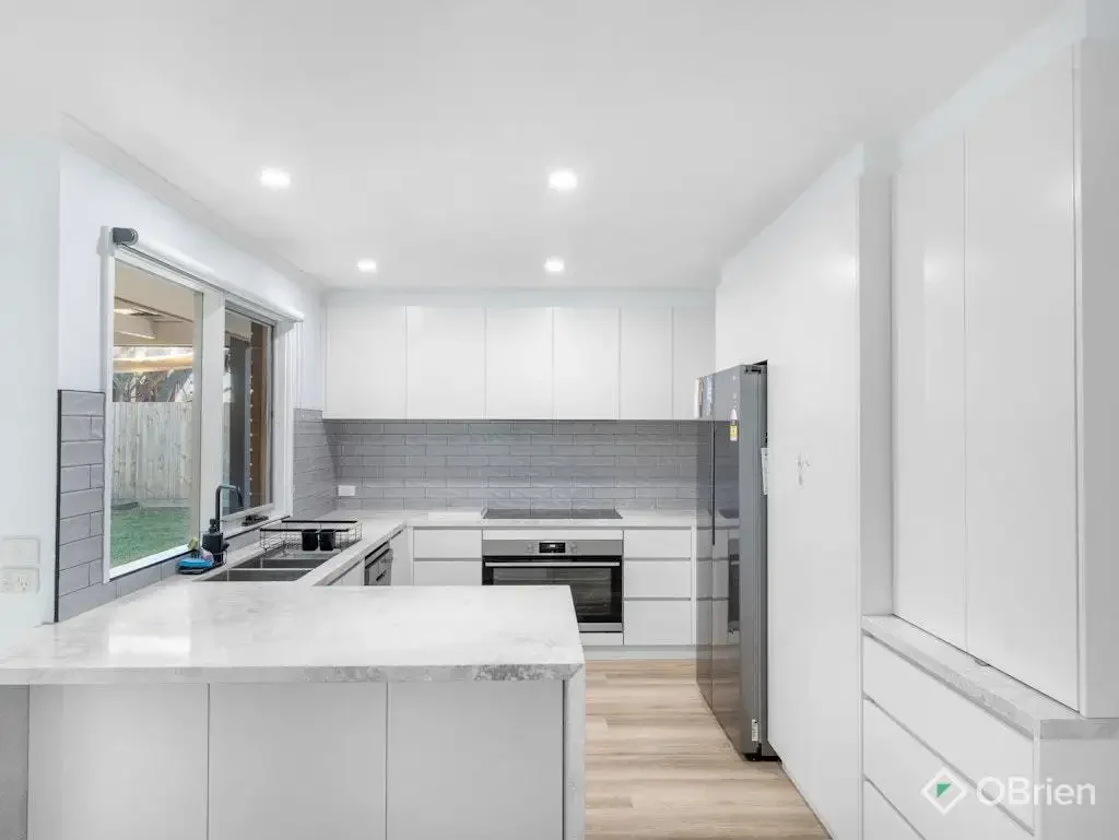 Somerville 4Moenga Fresh Modern and Ready to Impress! Call to inspect anytime!