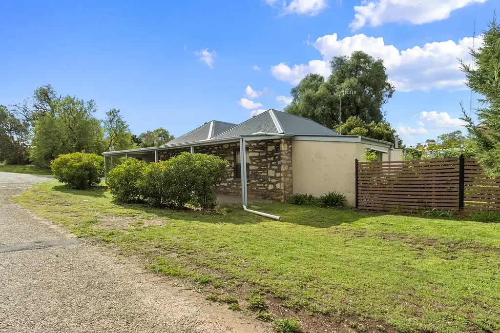 Burra 2Zimmer Charming Circa 1890 Bluestone Cottage on Corner Allotment