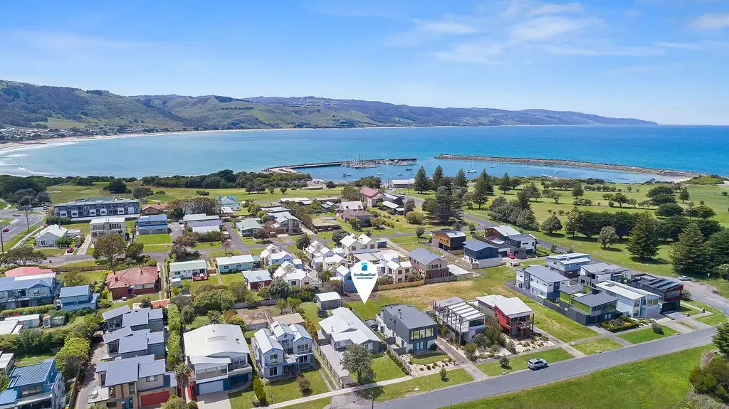 Apollo Bay  A PREMIUM CANVAS IN COASTAL PARADISE