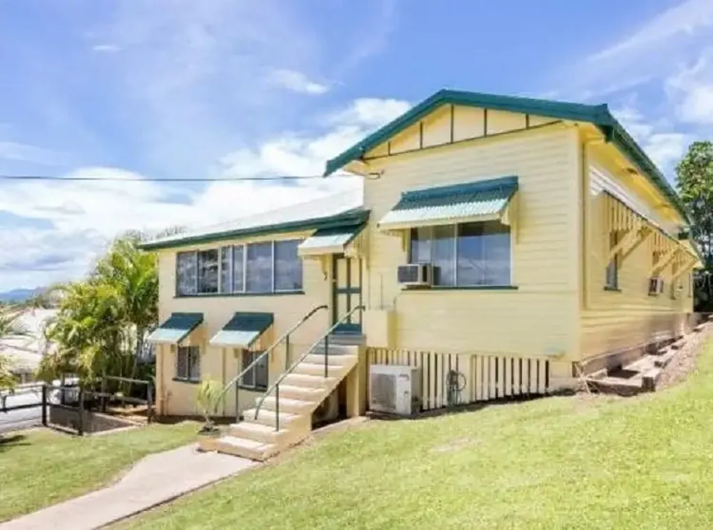 INNISFAIL'S BEST AND MOST STABLE SHARE HOUSE - TWO ROOMS AVAILABLE NOW - FREE POWER,,ELDERLY TENANTS PREFERRED..