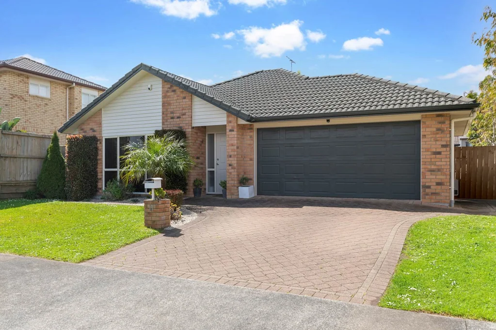 17 Greenbrooke Drive, Flat Bush, Manukau City, Auckland