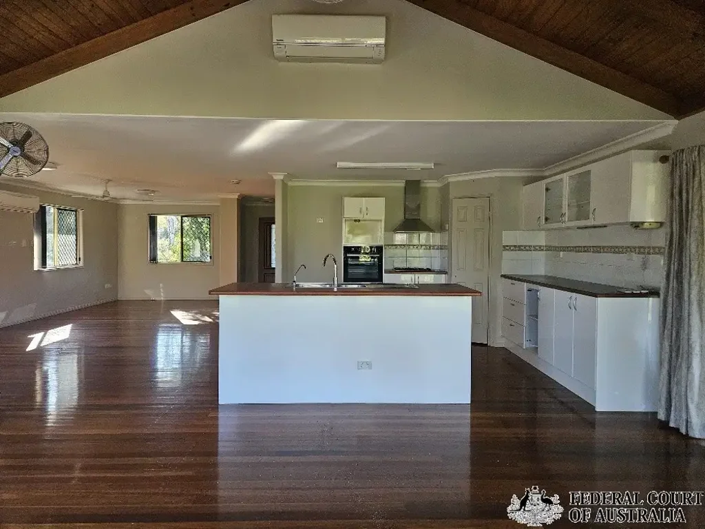 Benaraby 5 Slaapkamer Charming Acreage Retreat with Character & Space to Spare