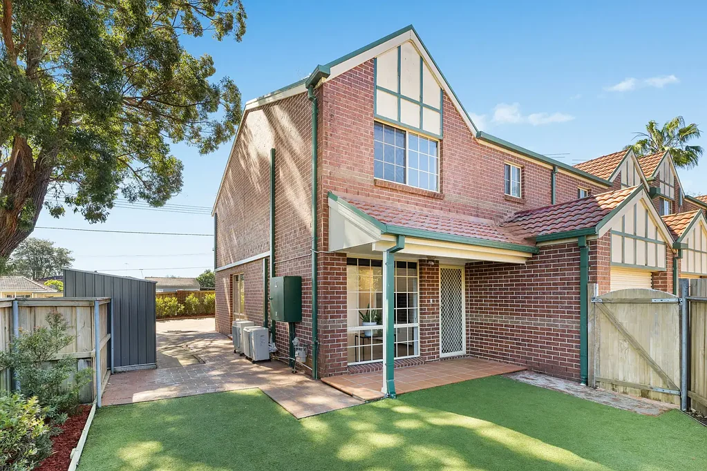 Peakhurst 3 Bedroom Enticing townhouse for easy indoor/outdoor living