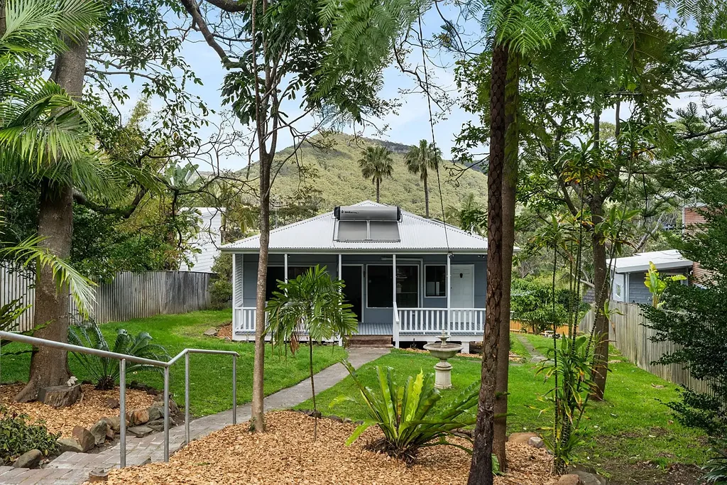 Stanwell Park 3Kwarto Leafy Coastal Cottage with Space, Character and Possibility