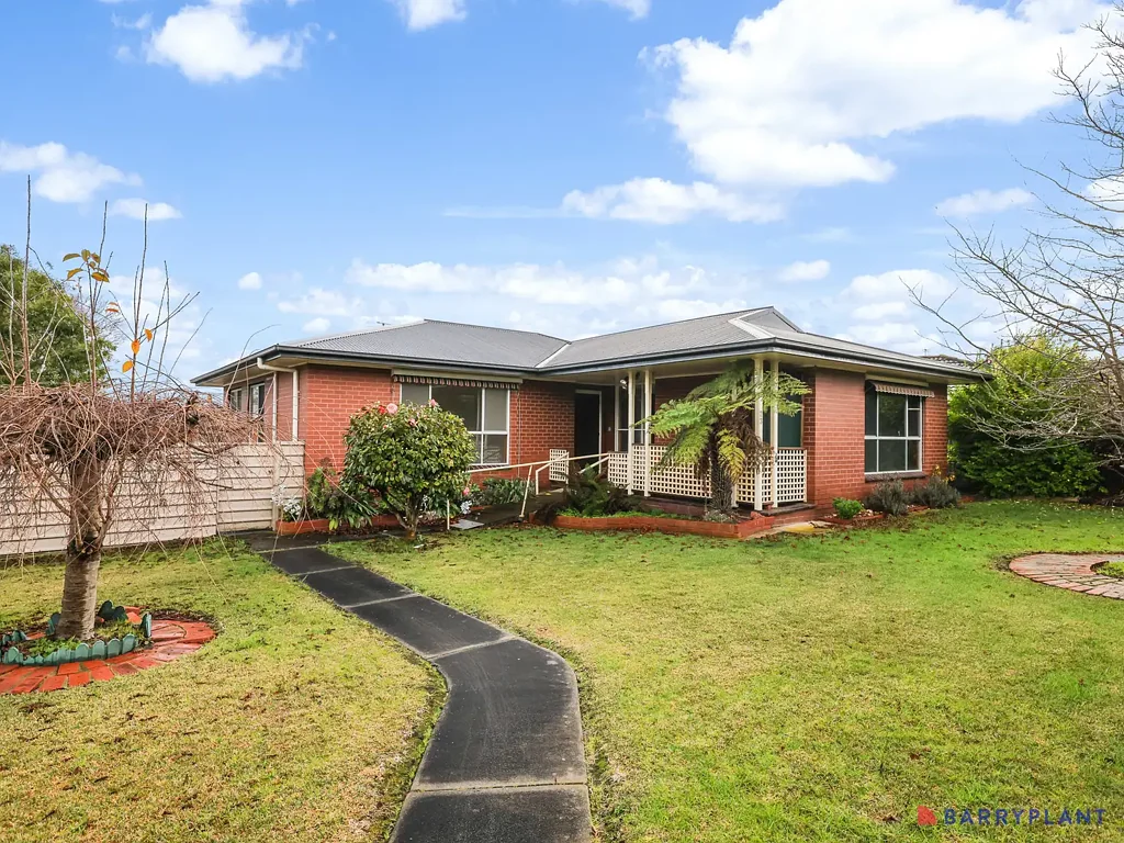 Family Living at Its Best | Solar, Four-Car Garaging & Secure Yard