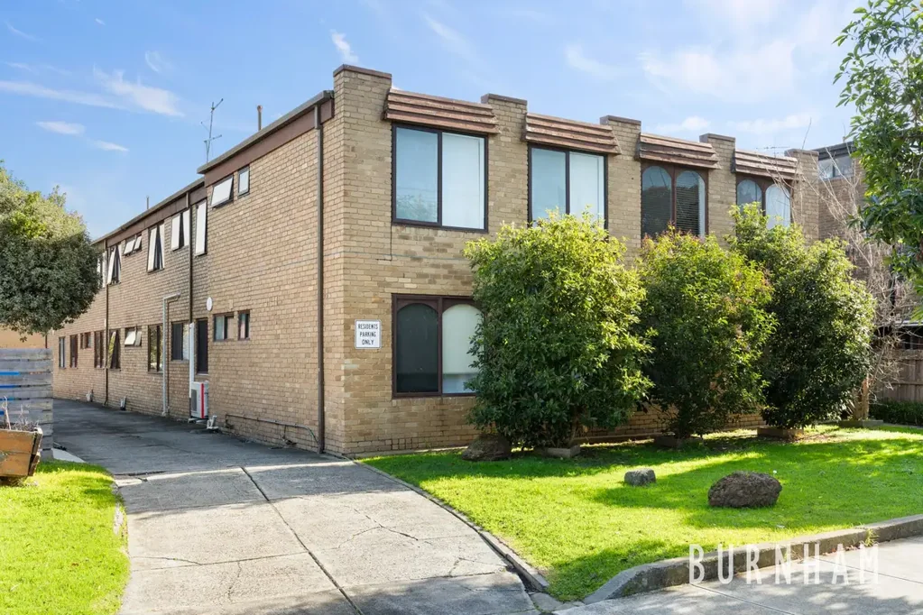 Footscray 2 Bedroom Cosy Ground Floor Apartment in Heart of Footscray