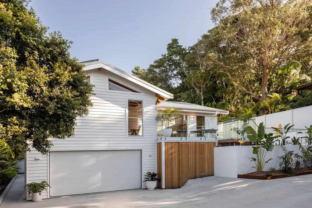 Suffolk Park 3 Bedroom Architectural Sanctuary by the Sea