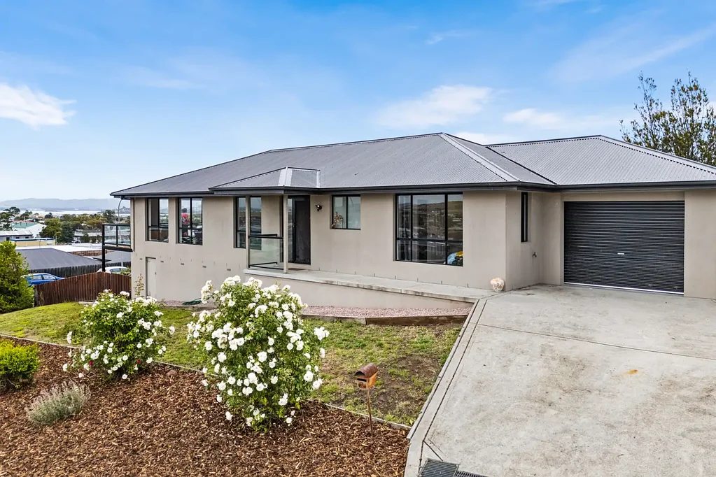 Sorell 3 Bedroom Welcome to 2 Horizon Drive, Sorell