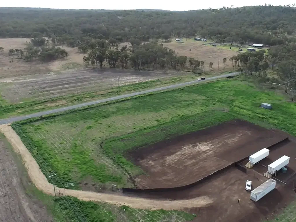 Pratten 5 acres and brand new power connection has beautiful water well to service domestic and stock . 5 acres with power and good soils and water