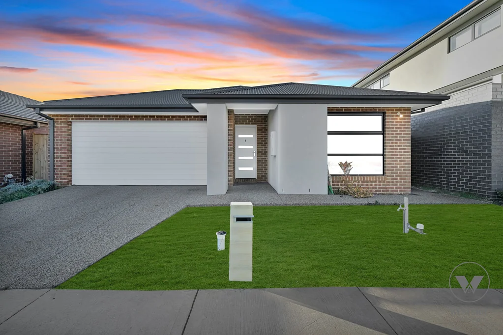 8 Bloodsworth Road, Deanside, VIC 3336