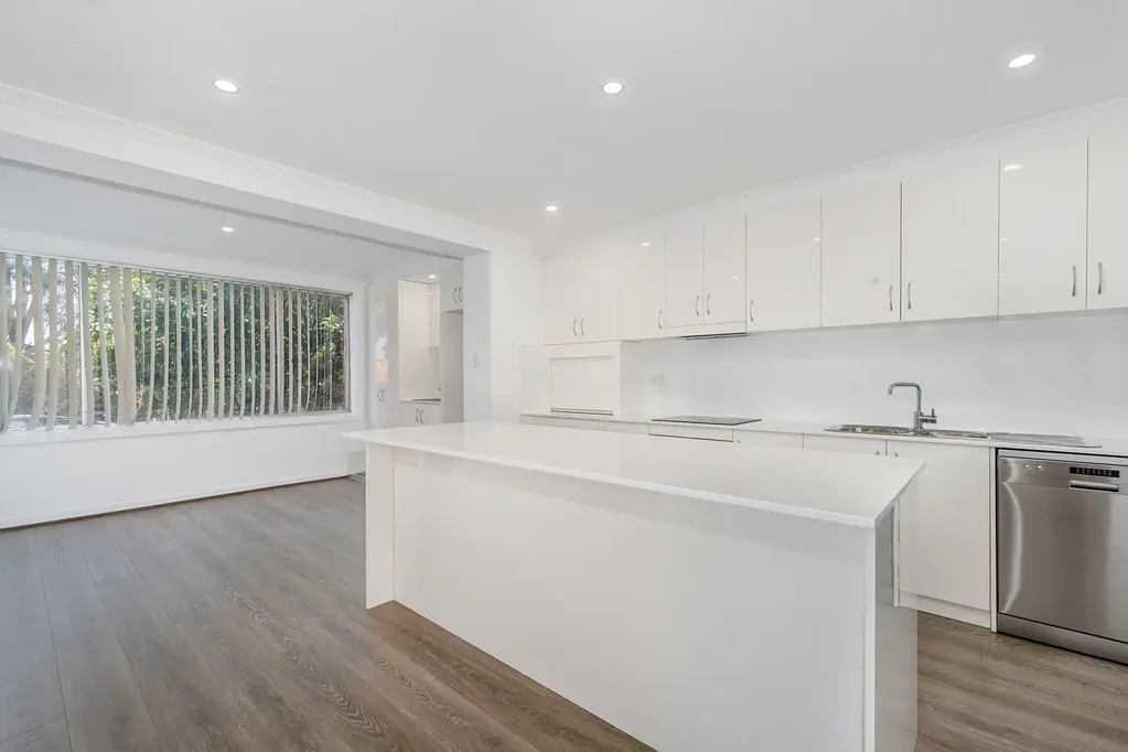 Spacious Two-Bedroom Unit in Sought-After The Hill Location