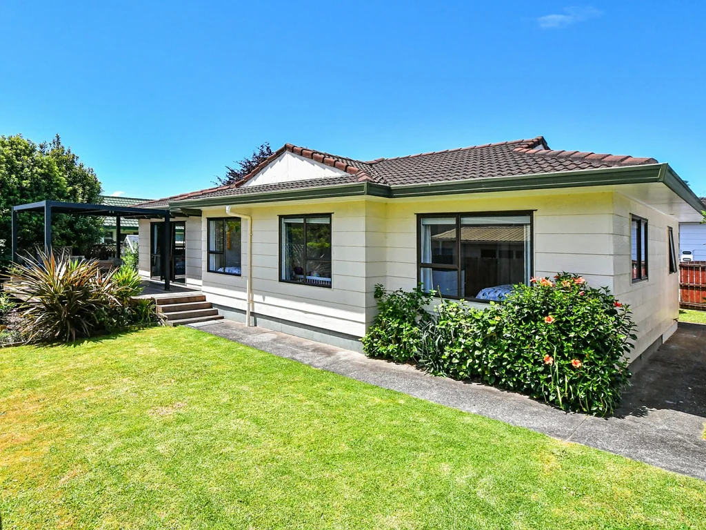 Wattle Downs 3房  Coastal Comfort in the Heart of Wattle Downs