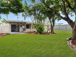 15 Tekapo Street, Broadbeach Waters