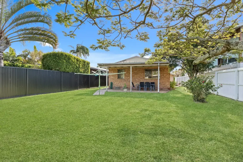 62 Manus Avenue, Palm Beach, QLD 4221