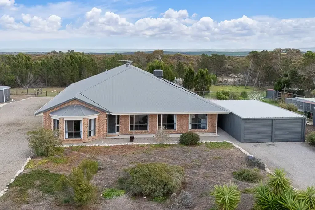 Monarto South 10ਬੈੱਡਰੂਮ Two Stunning Homes Nestled on 250 Acres of Breathtaking Countryside
