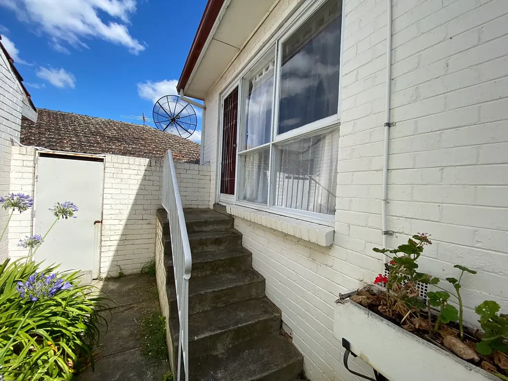 Light-Filled Studio Apartment in Prime Westgarth Location