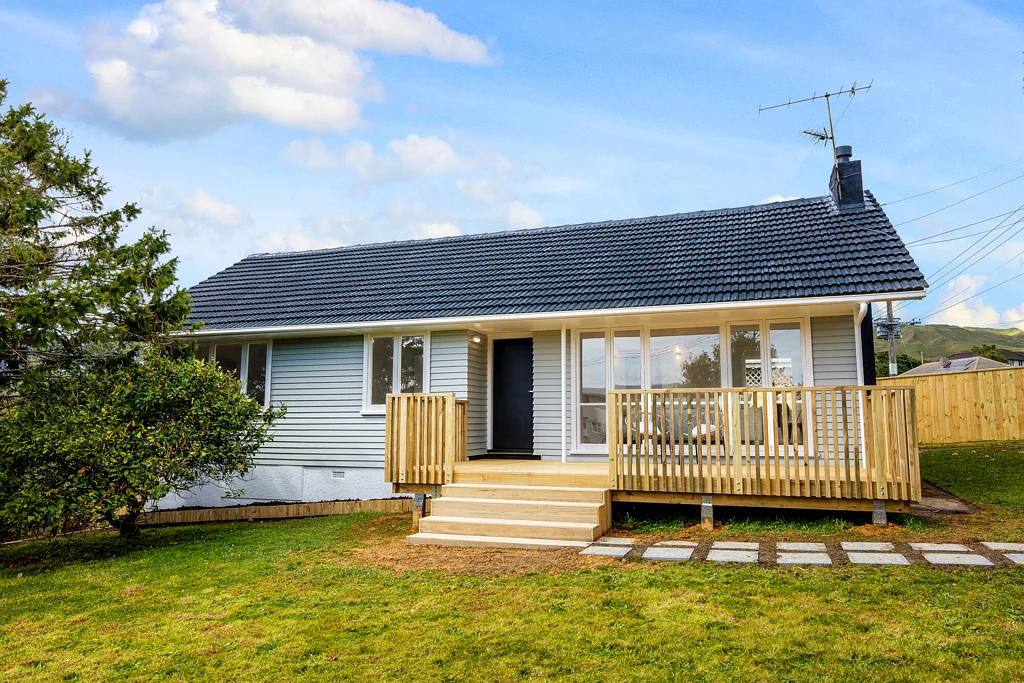 Cannons Creek 3 Slaapkamer Renovated & Ready! - Deadline