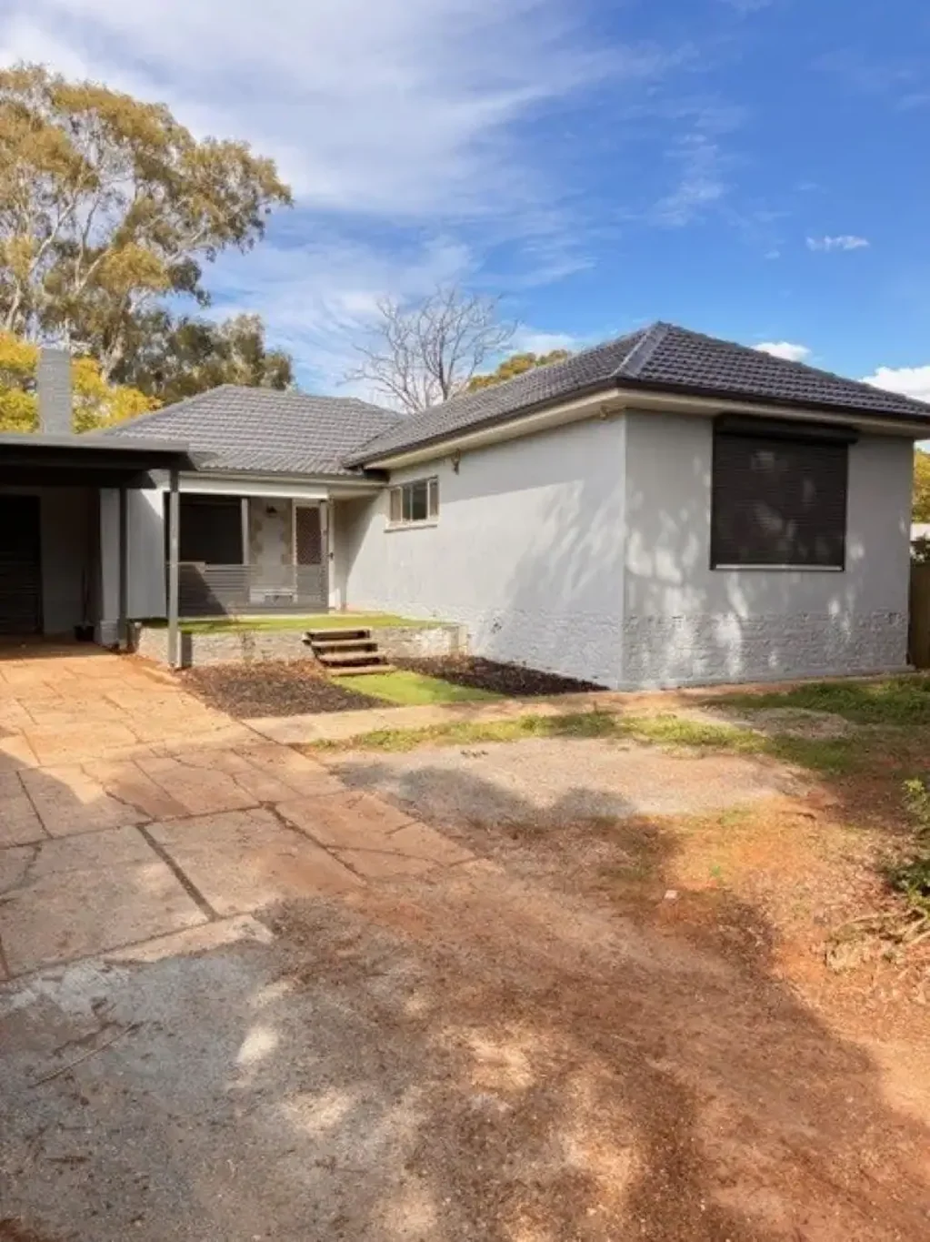 Spacious/Charming 3-Bedroom Family Home with Ample Parking in Elizabeth Park