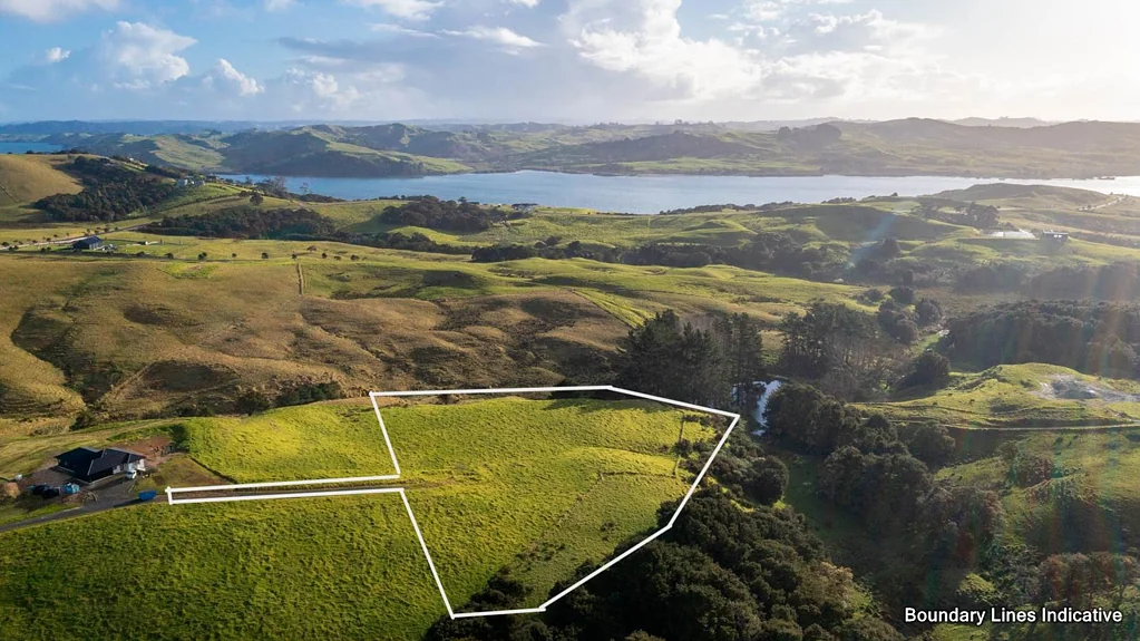 Kaiwaka  Owners are motivated to sell!!