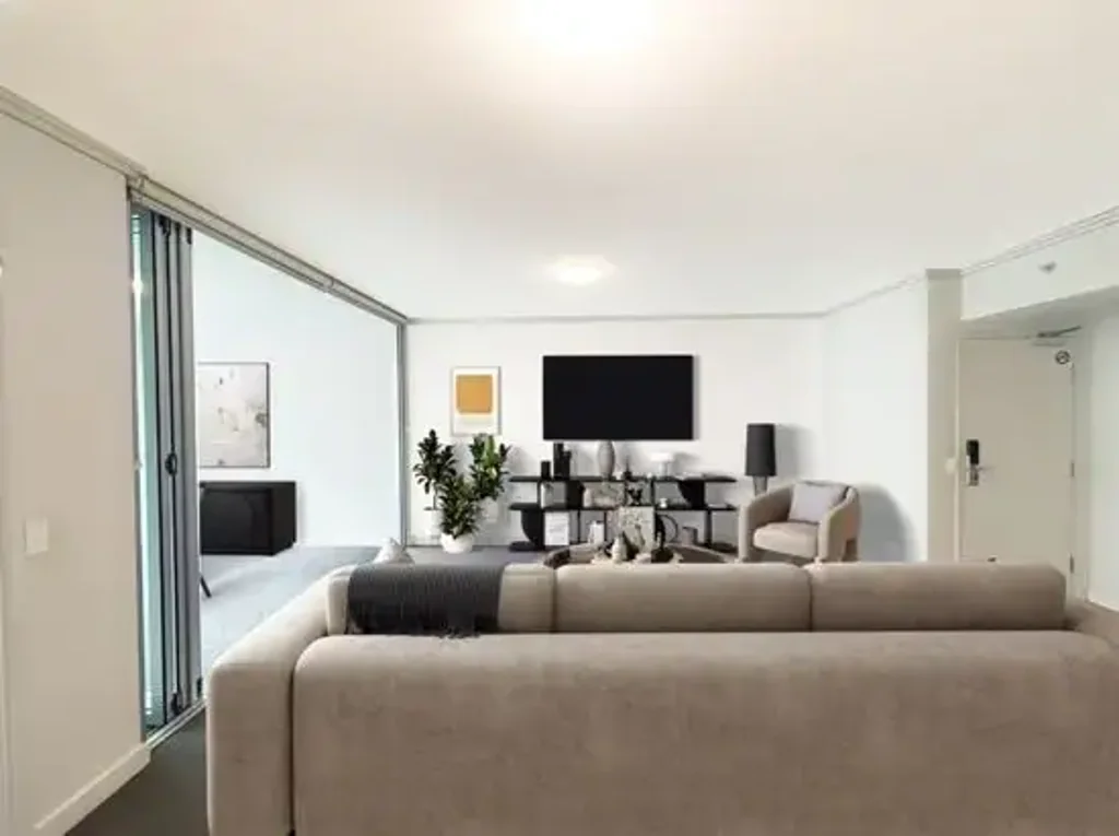Brisbane City 1 Bedroom Spacious One-Bedroom with another Bedroom, Storage & Prime CBD Location - Vacant Possession!