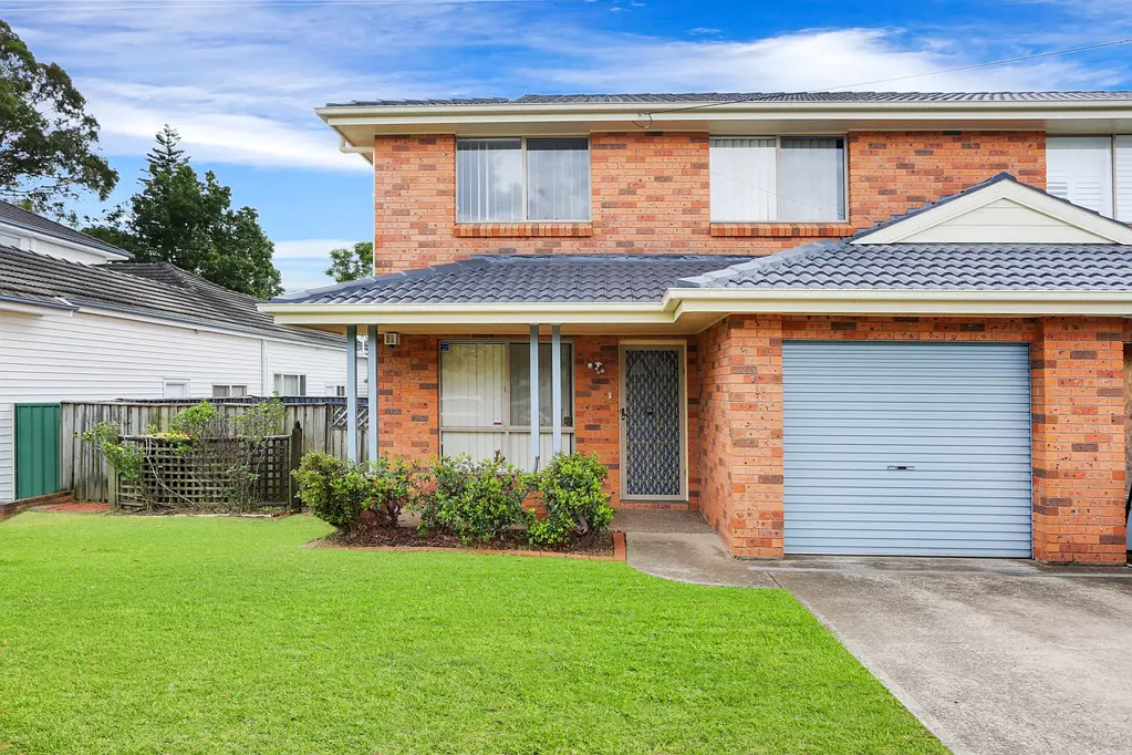 1/1A Second Avenue, Toongabbie, NSW 2146