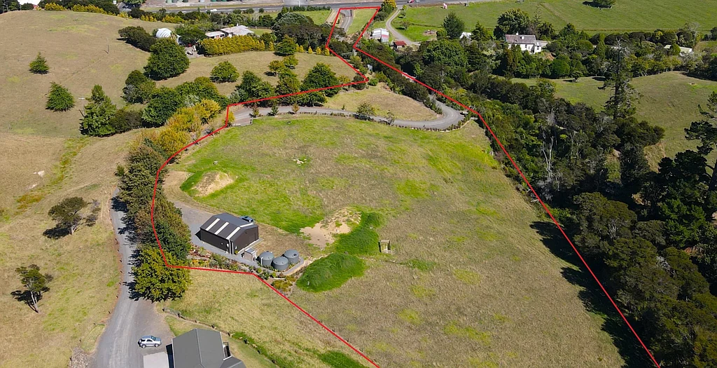 Thames Lifestyle property with endless potential!
