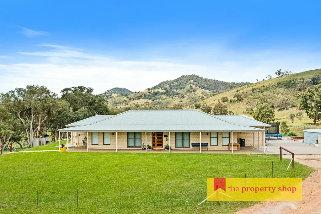 Mudgee FAMILY HOME, LARGE ACREAGE & VIEWS JUST 20 MINUTES TO TOWN