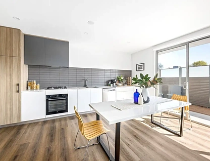 24 McLean Street, Brunswick West, VIC 3055, 18房, 11浴, 排房
