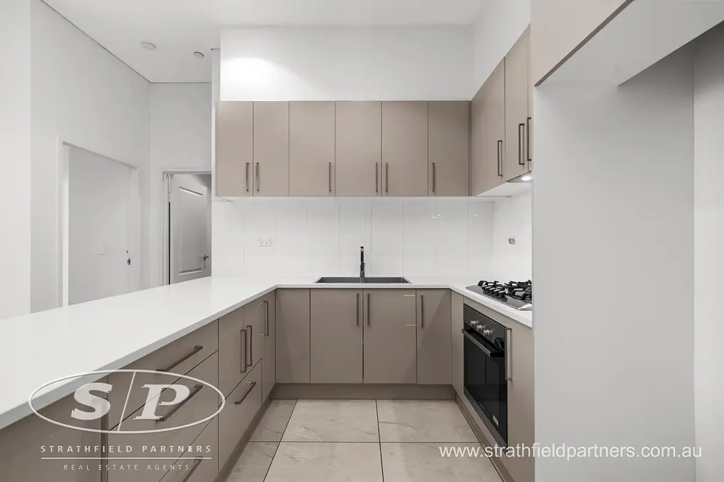 Luxury Apartment, Level 1