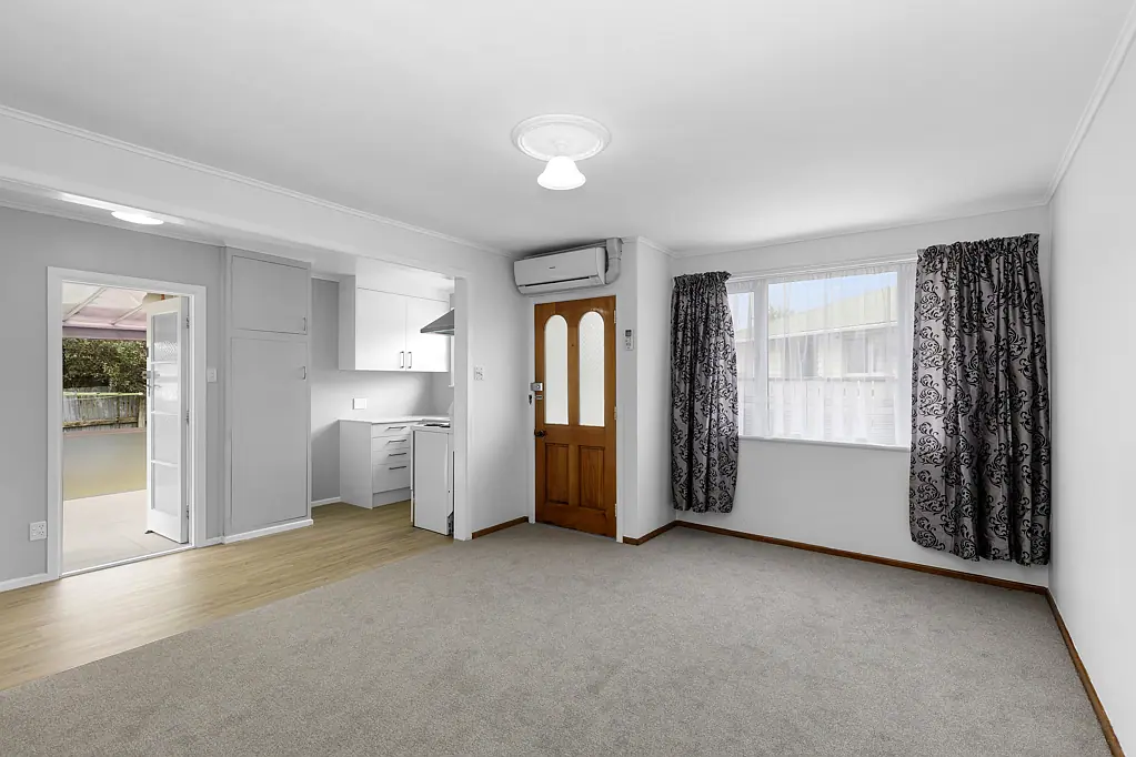 8A Stamford Grove, Avalon, Lower Hutt, Wellington