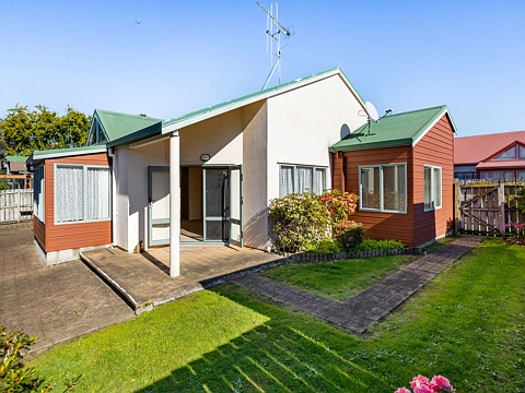 Hamilton Central 3房  Deceased estate - renovation opportunity!