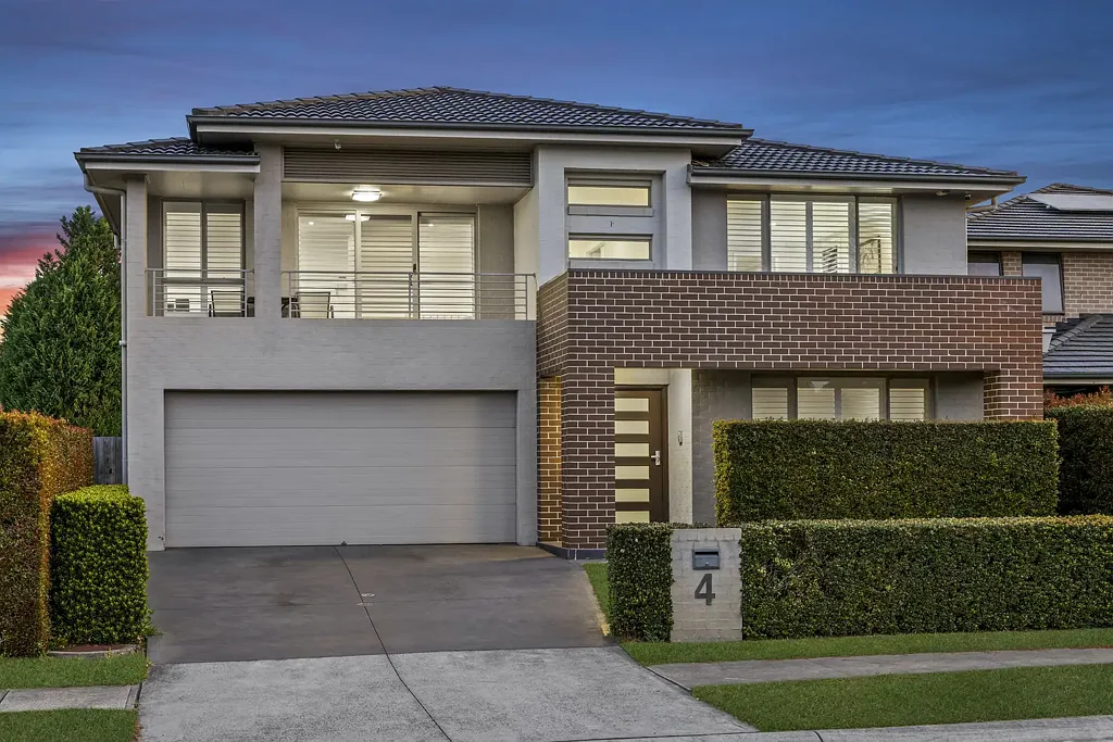 Edmondson Park 5Zimmer SPACIOUS, FIVE BEDROOM HOME WITH HUGE OUTDOOR SWIMMING POOL AND PRIVATE CABANA ON 535 SQM