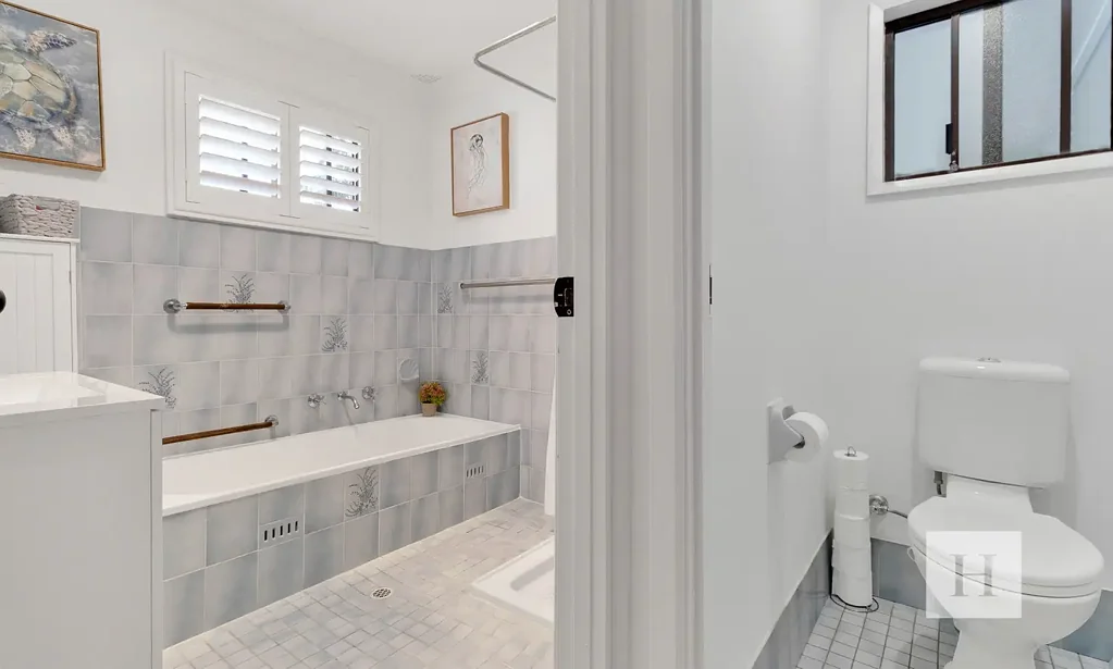 1a Cheryl Street, Mannering Park, NSW 2259