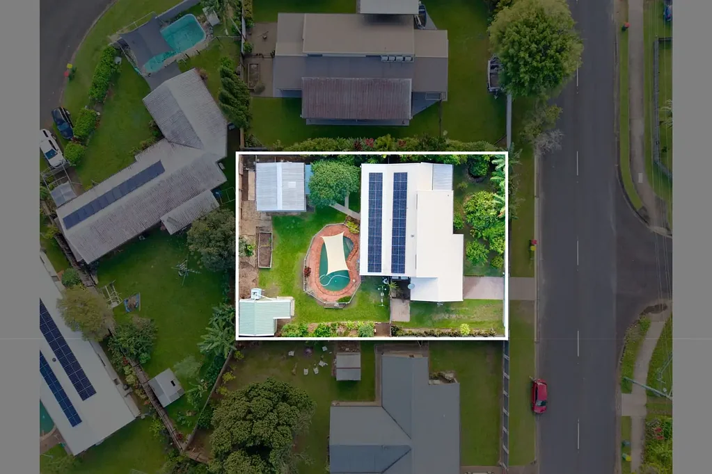 Woree 3 Slaapkamer The Complete Package – Pool, Powered Shed & 816m²