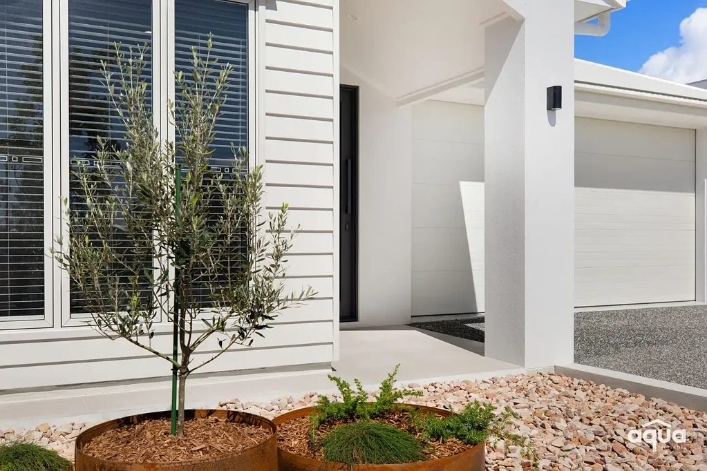 153 Lakeview Promenade, Newport, QLD 4020