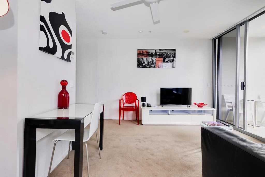 One Bedroom Furnished Apartment in Heart of the CBD