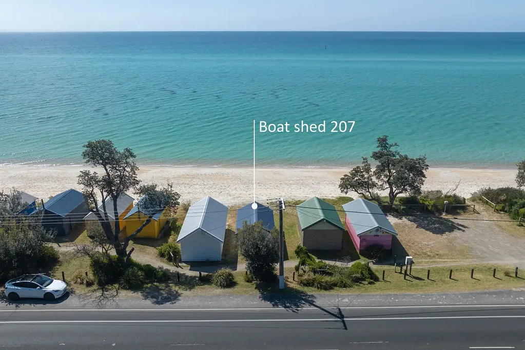 Dromana 1 Bedroom A Rare Opportunity for Absolute Waterfront Access