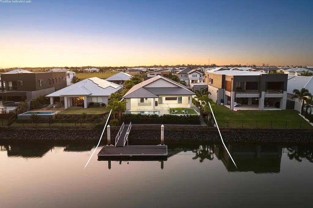 Jacobs Well 5Zimmer The Pinnacle of Waterfront Living!