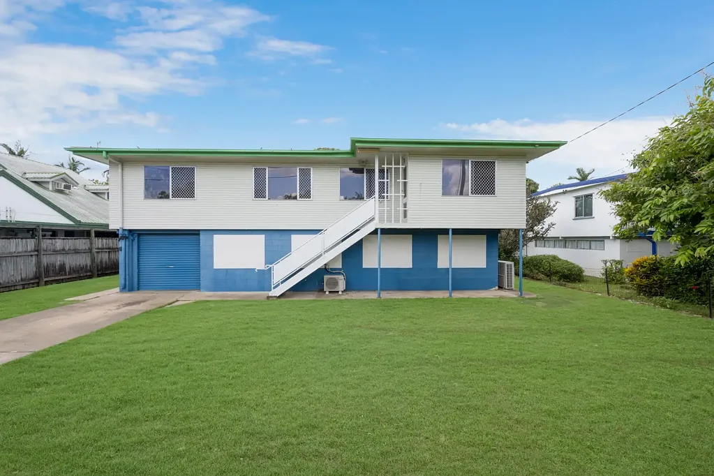 Kirwan 3房  Great price. great location and a brand new roof.