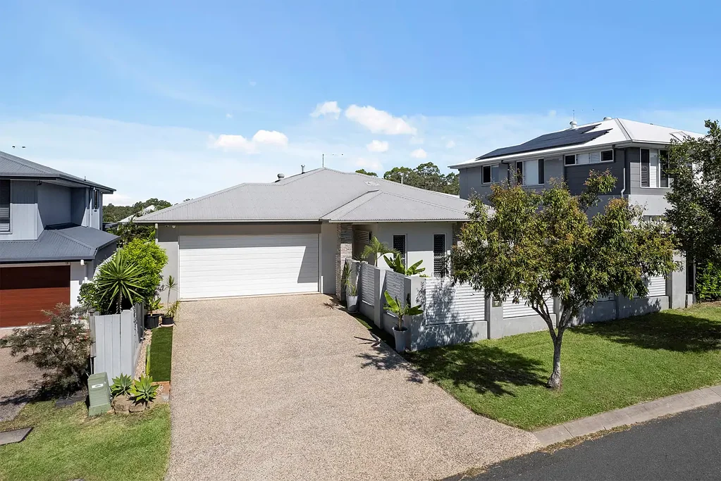 14 Sovereign Place, Bridgeman Downs, QLD 4035