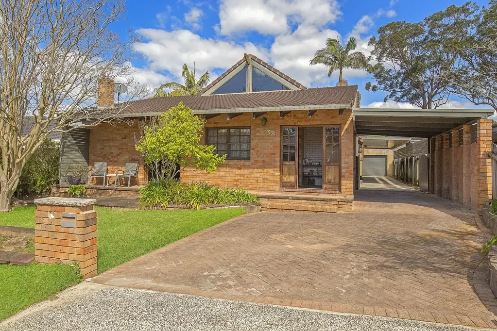 Berkeley Vale 4غرفة نوم Charming Family Home with Loft & Endless Potential
