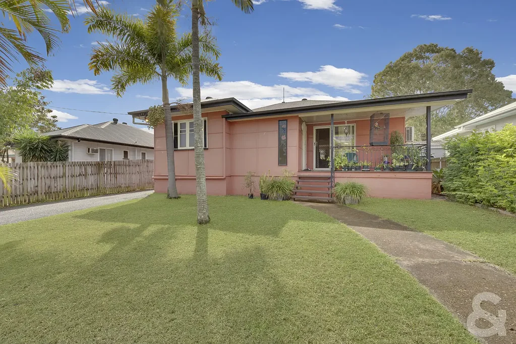 South Gladstone 3房  Character, Convenience & Potential in the Heart of South Gladstone