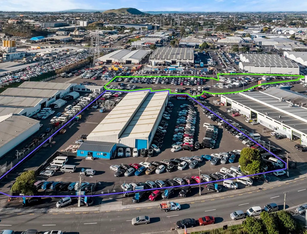Mount Wellington DRIVE-AROUND FACILITY WITH SIGNIFICANT YARD
